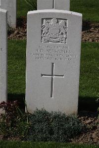 Perth Cemetery (China Wall) - Jefferies, H E
