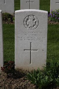 Perth Cemetery (China Wall) - Jones, W