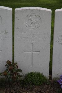 Perth Cemetery (China Wall) - King, T