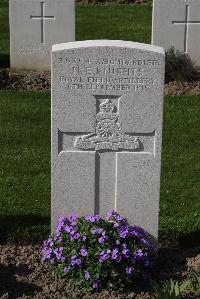 Perth Cemetery (China Wall) - Knights, H E