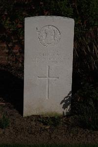 Perth Cemetery (China Wall) - Linton, R