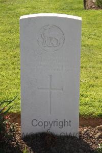 Perth Cemetery (China Wall) - Llewellyn, I