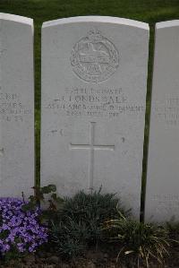 Perth Cemetery (China Wall) - Long, L W