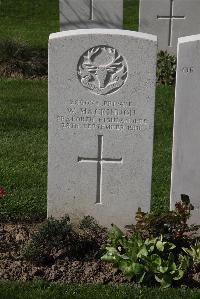 Perth Cemetery (China Wall) - MacKinnon, W