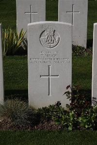 Perth Cemetery (China Wall) - MacK, Thomas