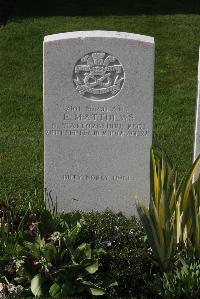 Perth Cemetery (China Wall) - Matthews, Edward