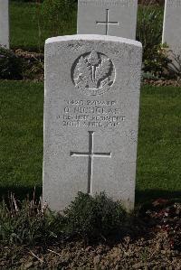 Perth Cemetery (China Wall) - Nicholas, O