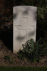 Perth Cemetery (China Wall) - Phillpotts, David William