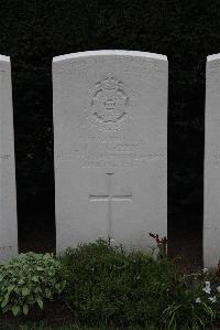 Bedford House Cemetery - Green, J W