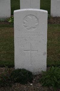 Bedford House Cemetery - Peterson, D E S