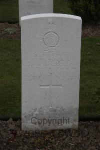 Bedford House Cemetery - Powis, William
