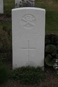 Bedford House Cemetery - Raybould, S E