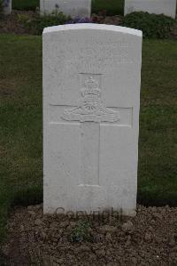 Bedford House Cemetery - Reynolds, F W