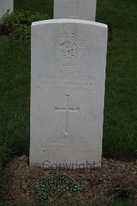 Bedford House Cemetery - Shanks, John Arthur Gordon