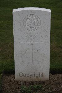 Bedford House Cemetery - Skinner, C W