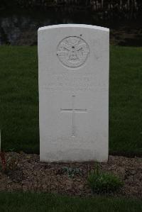 Bedford House Cemetery - Skinner, John