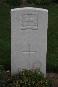 Bedford House Cemetery - Skinner, W