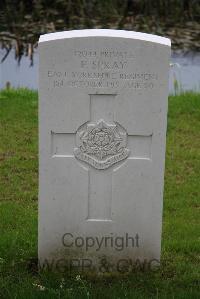 Bedford House Cemetery - Spray, Fred