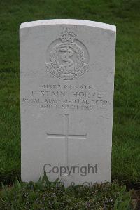 Bedford House Cemetery - Stainthorpe, F