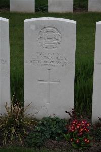 Bedford House Cemetery - Standley, E J