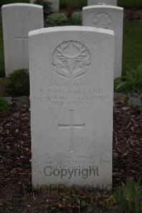 Bedford House Cemetery - Sutherland, Robert Thomas