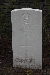 Bedford House Cemetery - Thomas, A