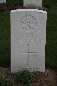 Bedford House Cemetery - Thomas, Ivan Arthur