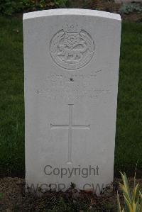 Bedford House Cemetery - Uttley, Charles