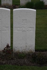 Bedford House Cemetery - Weirich, G W