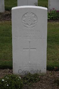 Bedford House Cemetery - Wells, Tom
