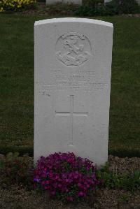 Bedford House Cemetery - Wills, H G
