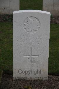 Bedford House Cemetery - Woods, W B