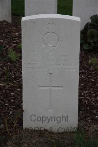 Bedford House Cemetery - Wootton, Algernon Beale