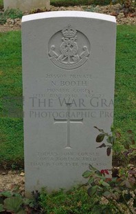 Rennes Eastern Communal Cemetery - BOOTH, NORMAN