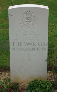 Rennes Eastern Communal Cemetery - BROMFIELD, EDWARD ARTHUR