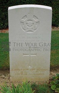Rennes Eastern Communal Cemetery - BROWN, STEPHEN WATSON