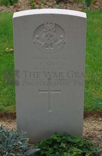 Rennes Eastern Communal Cemetery - COX, CHARLES