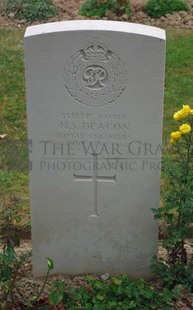 Rennes Eastern Communal Cemetery - DEACON, HARRY SYDNEY