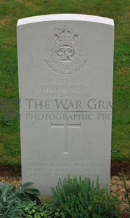 Rennes Eastern Communal Cemetery - EDWARDS, HAROLD