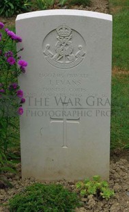 Rennes Eastern Communal Cemetery - EVANS, JOHN