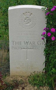 Rennes Eastern Communal Cemetery - HESKINS, ALFRED EDWARD