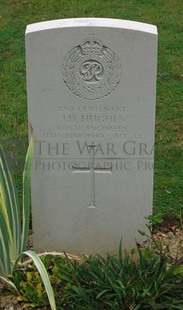 Rennes Eastern Communal Cemetery - HUGHES, JAMES HUBERT