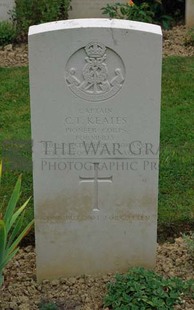 Rennes Eastern Communal Cemetery - KEATES, CECIL TOM