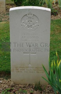 Rennes Eastern Communal Cemetery - LLOYD, JACK EDWARD