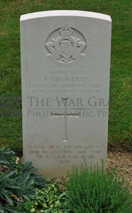 Rennes Eastern Communal Cemetery - McNALLY, THOMAS