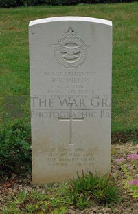 Rennes Eastern Communal Cemetery - MILLNS, RALPH FREDERICK