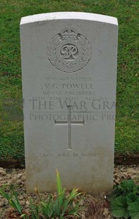 Rennes Eastern Communal Cemetery - POWELL, VICTOR GEORGE