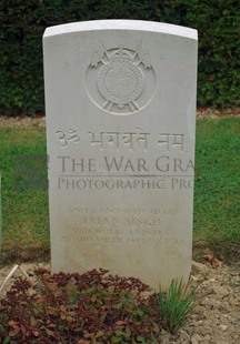 Rennes Eastern Communal Cemetery - SHAH NIWAZ, 