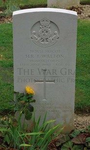 Rennes Eastern Communal Cemetery - WALTON, HARRY RICHARD JOSEPH
