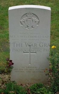Rennes Eastern Communal Cemetery - WESTMORELAND, MARTIN ERNEST JOHN